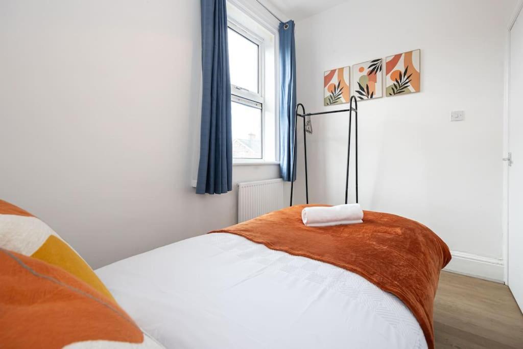 Bright & Modern 3 Bedroom Old Trafford Home Manchester Bagian luar foto