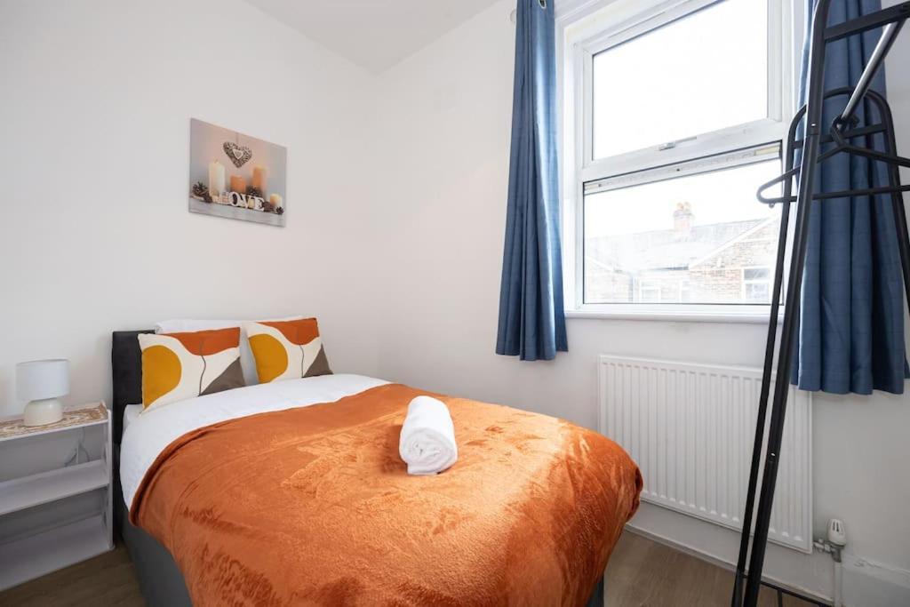 Bright & Modern 3 Bedroom Old Trafford Home Manchester Bagian luar foto