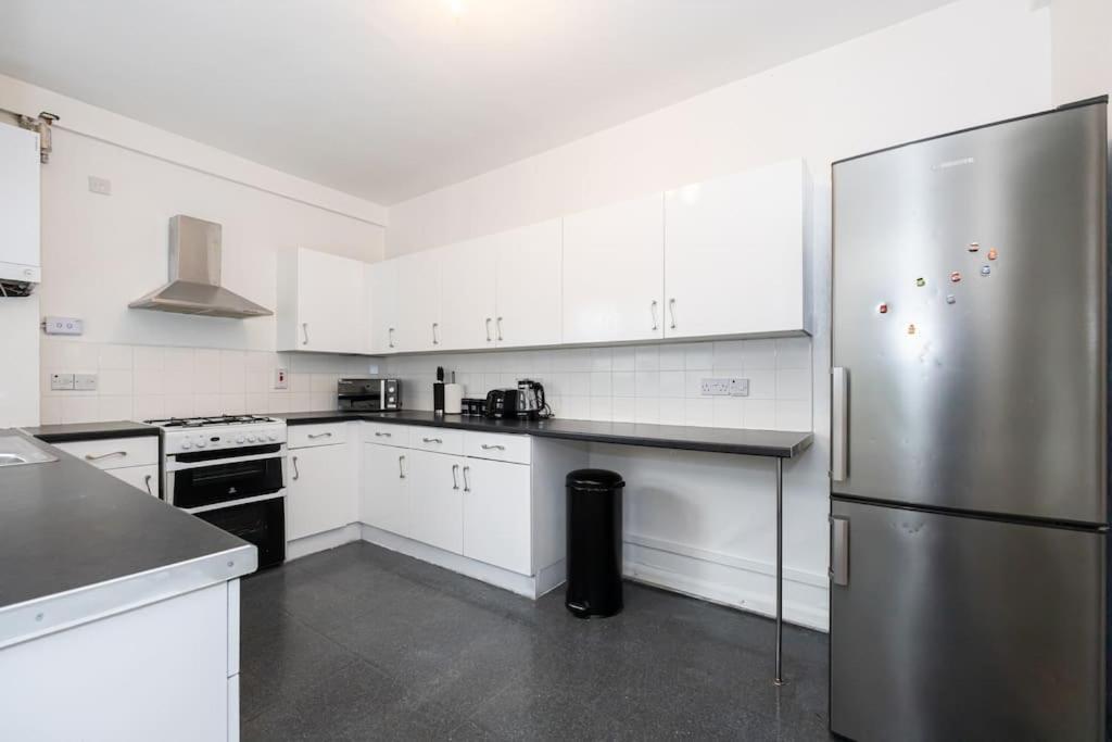 Bright & Modern 3 Bedroom Old Trafford Home Manchester Bagian luar foto